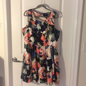 Floral Dress with cutout on back